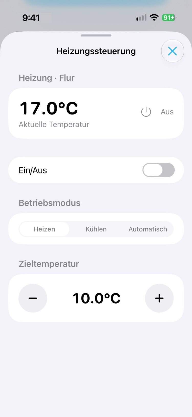 Die Heizungssteuerung für die Heizung im Flur: 17,0 Grad Celsius, ausgeschaltet, ein Ein/Aus-Schalter, die Betriebsmodi Heizen, Kühlen und Automatisch und die Zieltemperatur 10,0 Grad mit Minus- und Plus-Tasten.