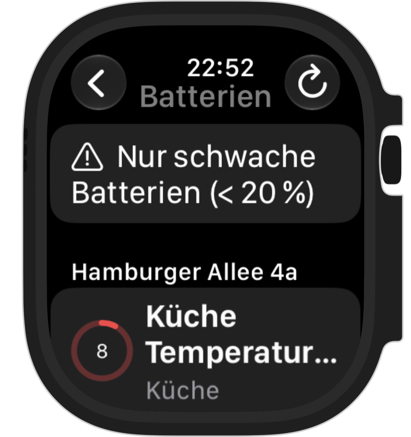 Der Bildschirm Batterien auf der Apple Watch. Ein Filter zeigt nur Batterien unter 20 Prozent, darunter der Temperatursensor der Küche mit 8 Prozent in einem roten Ring.